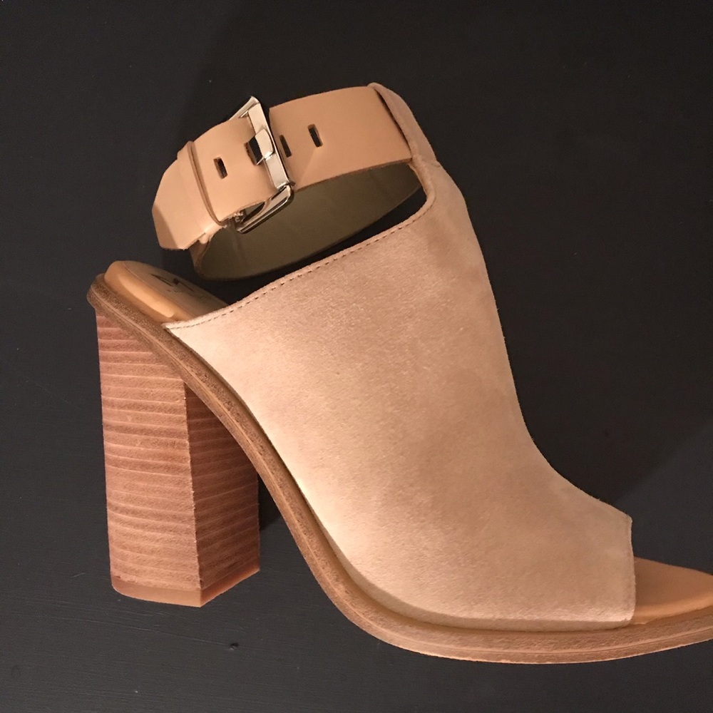 Marc Jacobs Beige Suede Open-Toe Block Heel Sandals - Picture 6 of 10